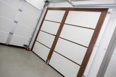 insulated side hinged garage door